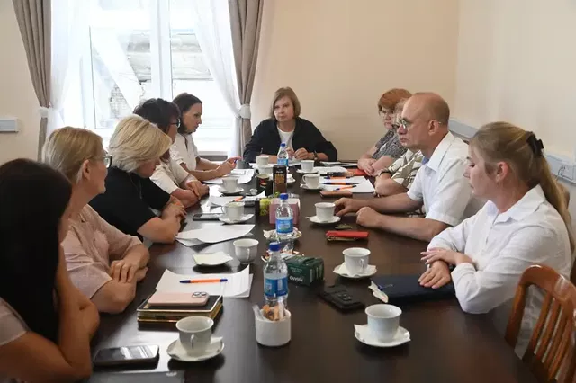 Как женсовет Барнаула помогает школьникам Славяносербского района ЛНР - Вечерний Барнаул, 18.08.2026
