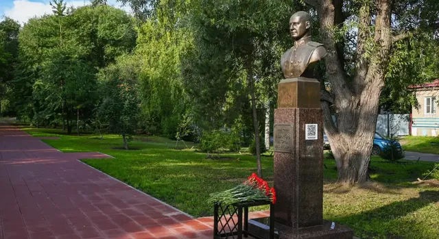 В Барнауле почтили память Героя России Игоря Иванова В Барнауле почтили память Героя России Игоря Иванова - Вечерний Барнаул, 25.08.2026