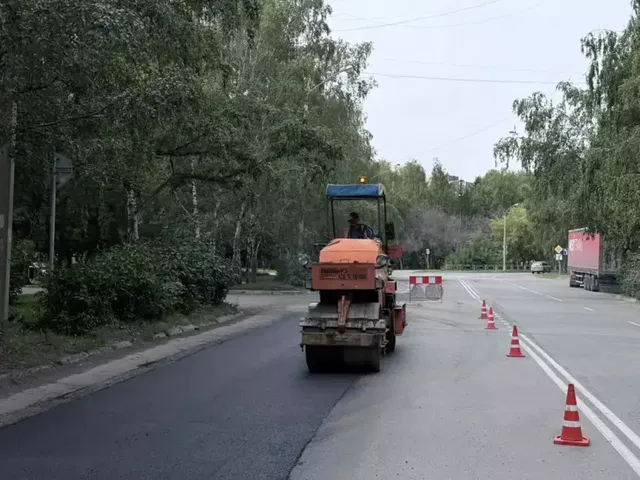 Тротуары и проезжие части продолжают ремонтировать в Барнауле - Вечерний Барнаул, 26.08.2026