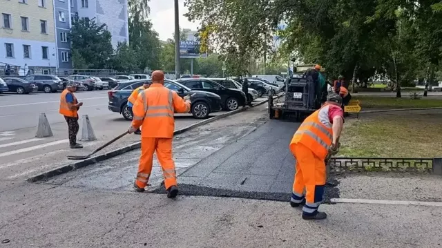 В Барнауле ремонтируют проезжую часть на улице Сухэ-Батора - Вечерний Барнаул, 29.08.2026