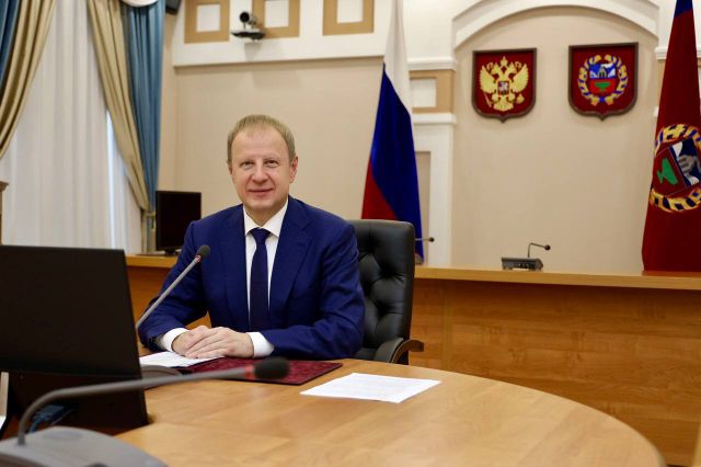 Началась прямая линия Виктора Томенко с жителями Алтайского края Началась прямая линия Виктора Томенко с жителями Алтайского края - Вечерний Барнаул, 16.09.2026