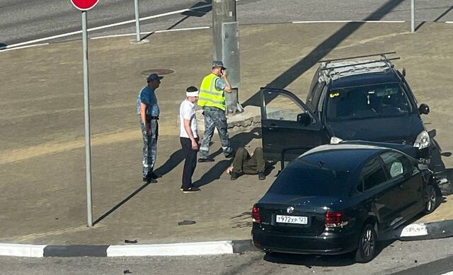Массовая авария на Дублере Курортного проспекта: подробности к этой минуте - Sochi24.tv – сочинский городской интернет-портал, 26.06.2025