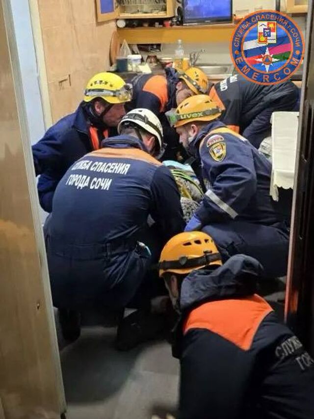 В Сочи спасатели применили альпинистское снаряжение для эвакуации пациентки весом под 200 кг - Sochi24.tv – сочинский городской интернет-портал, 17.04.2026