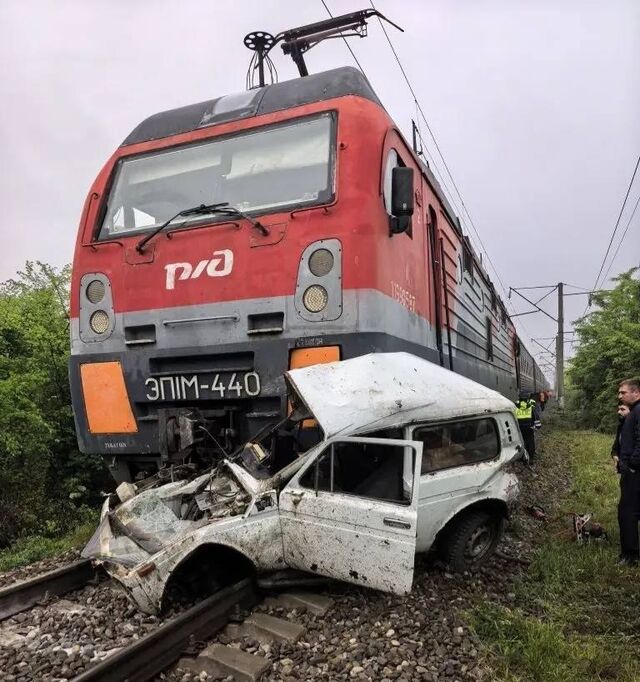 Выехал на рельсы перед составом из Адлера: в Краснодарском крае погиб автомобилист - Sochi24.tv – сочинский городской интернет-портал, 17.05.2026