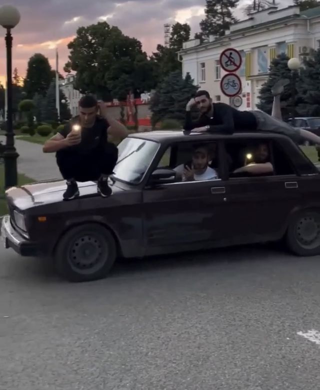 Лайки не спасли: блогеров оштрафовали за опасный перформанс в центре Белореченска - Sochi24.tv – сочинский городской интернет-портал, 26.07.2026
