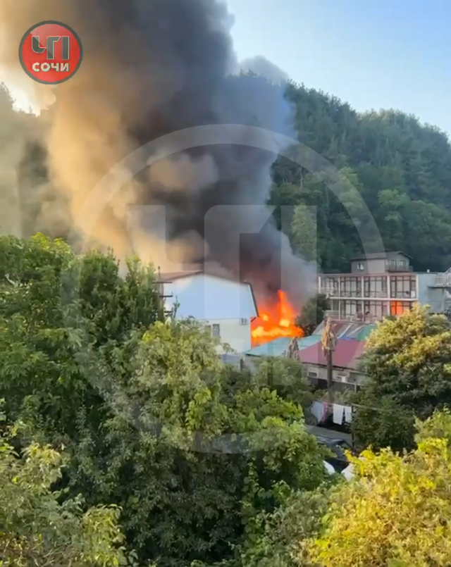 В Лазаревском районе Сочи выгорело 120 квадратов столовой - Sochi24.tv – сочинский городской интернет-портал, 13.08.2026