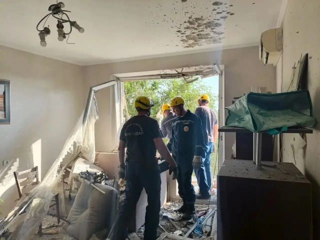 В Краснодаре две женщины пострадали при атаке БПЛА на пятиэтажный дом - Sochi24.tv – сочинский городской интернет-портал, 24.08.2026