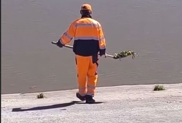 В Уфе коммунальщики сбрасывают стекло и другой мусор в реку на Набережной - Пруфы.рф , 08.05.2025