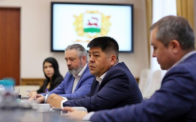 Чиновникам Башкирии предложили увеличить зарплаты на 27% на фоне растущей дыры в бюджете - Пруфы.рф , 26.10.2026
